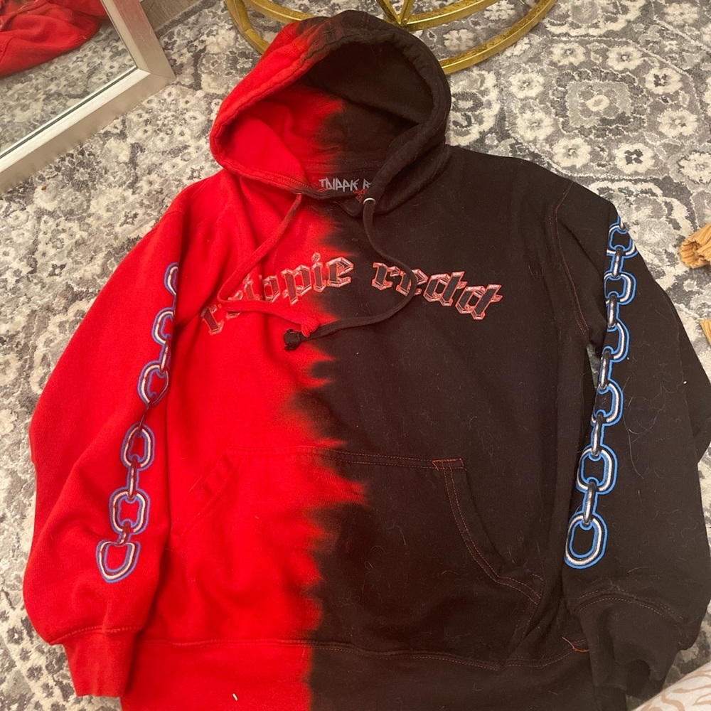 Trippie reds sweat shirt size med